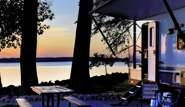 Tow-Behind-RV-Trailer